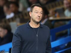 John Terry hovorí, že JEDENÁSŤ členov tímu anglického majstrovstva sveta nie je dosť dobrých na to, aby vyhrali turnaj – a Thomas Tuchel urobil „tri alebo štyri veľké rozhodnutia nesprávne“ o svojich „najlepších hráčoch“ Bývalý kapitán Anglicka John Terry (na snímke) navrhol, aby sa 11 z anglickej reprezentácie majstrovstiev sveta na turnaji nezúčastnilo.