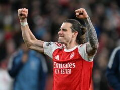 José Mourinho chce hviezdu Arsenalu Riccarda Calafioriho ako súčasť prestavby Realu Madrid Obranca Arsenalu Riccardo Calafiori oslavuje