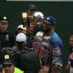 Jubilantní hrdinovia Knicks prichádzajú na vôbec prvý titulový sprievod NBA po tom, čo milióny fanúšikov zatvorili Manhattan, aby mohli nahliadnuť do športovej histórie
