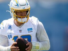 Justin Herbert začína s novým vzhľadom útoku Chargers Justin Herbert začína s novým vzhľadom útoku Chargers