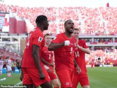 Kanada 1:1 Bosna a Hercegovina: Spoluorganizátori získali svoj prvý bod na majstrovstvách sveta v napínavom žrebovaní v Toronte – ako rozhodca uvalil prísny päťsekundový zákon na zásah proti plytvaniu časom Keď Cyle Larin strelil vyrovnávajúci gól, boli tam divoké scény osláv