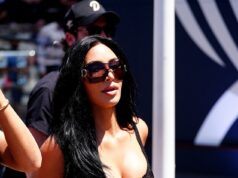 Kim Kardashian prichádza na Veľkú cenu Monaka, aby povzbudila superhviezdu F1 Lewisa Hamiltona – prvýkrát od zverejnenia ich vzťahu Kim Kardashian je na snímke na Veľkej cene Monaka pred sobotňajšou kvalifikáciou