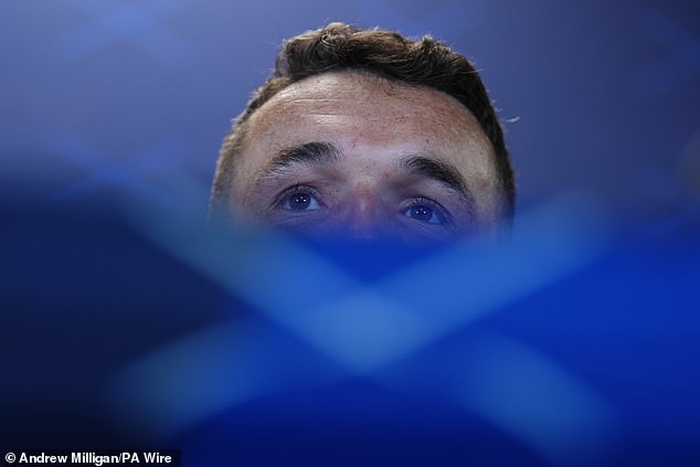 Krčmový hráč? Jasná vec, Roy. Ale John McGinn by nikdy John McGinn bude neoddeliteľnou súčasťou všetkého, čo Škótsko na týchto majstrovstvách sveta urobí... či už krčmový hráč alebo nie