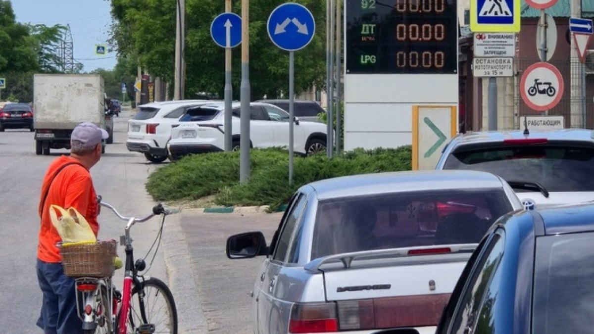 Krym zastavil predaj pohonných hmôt po tom, čo štrajky na Ukrajine spôsobili nedostatok | Rusko-ukrajinská vojna