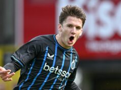 Kto je Christos Tzolis? Arsenal plánuje prestup vo výške 34 miliónov libier za prepad Premier League po brutálnom urazení Christos Tzolis (8) z Club Brugge oslavuje po strelení gólu 3:0 počas sezóny Jupiler Pro League 2025 - 2026, prvý zápas v majstrovskom play off medzi Club Brugge KV a RSC Anderlecht na štadióne Jana Breydela 6. apríla 2026 v Bruggách v Belgicku