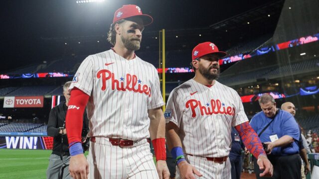 Kyle Schwarber triafa homeruny, Bryce Harper bicykluje vo Phillies
