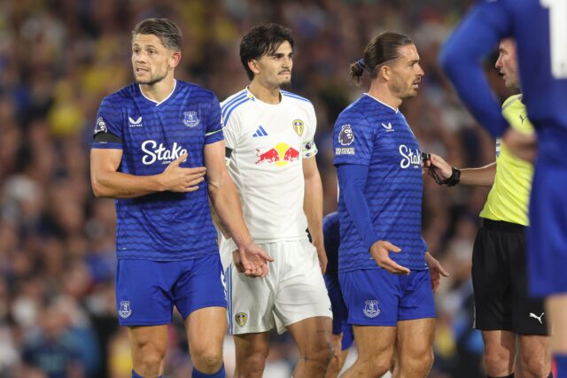 Leeds a Everton chcú získať Ayase Uedu Leeds a Everton chcú získať Ayase Uedu