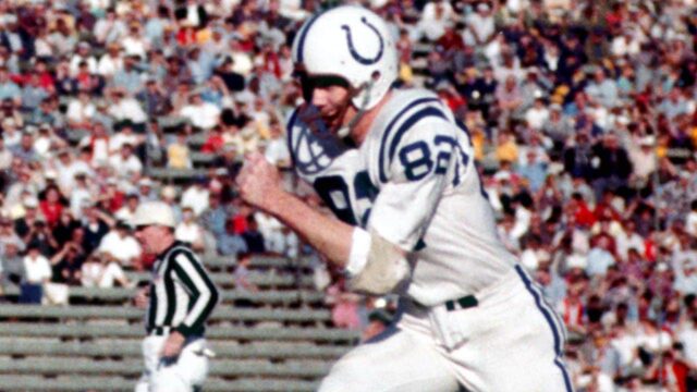 Legenda Colts Raymond Berry, široký prijímač Siene slávy, zomrel vo veku 93 rokov

