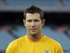 Legendy Socceroos si vyskúšajú obľúbenú minulosť Ameriky predtým, ako sa Austrália stretne s USA na majstrovstvách sveta vo futbale Brett Emerton (na obrázku) vyhodil prvé ihrisko na bejzbalovom zápase v Seattli
