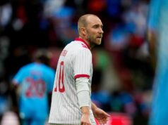 Lekár Christiana Eriksena vydal novú aktualizáciu zdravotného stavu ako hviezda rodiny po kolapse Christian Eriksen zverejnil správu od dánskeho lekára o jeho stave po kolapse