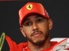 Lewis Hamilton odhaľuje svoju lojalitu k Svetovému poháru ako hviezda F1 podporujúca dve krajiny Lewis Hamilton si predstavil tohtoročné letné majstrovstvá sveta