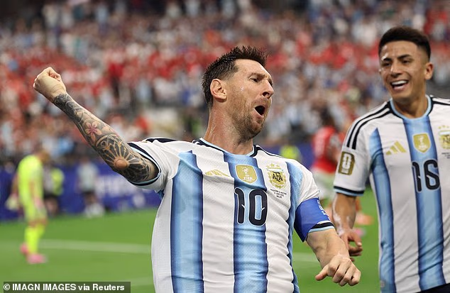 Lionel Messi sa zapísal do histórie dvoma gólmi proti Rakúsku, keď prekonal a predĺžil gólový rekord Miroslava Kloseho na MS