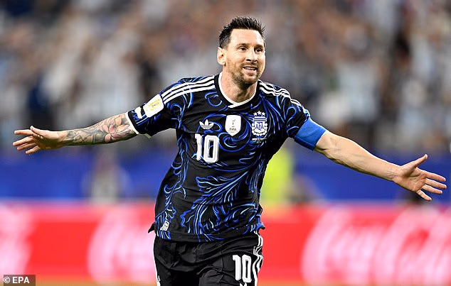 Lionel Messi je prvým hráčom v histórii, ktorý skóroval v siedmich zápasoch Svetového pohára za sebou