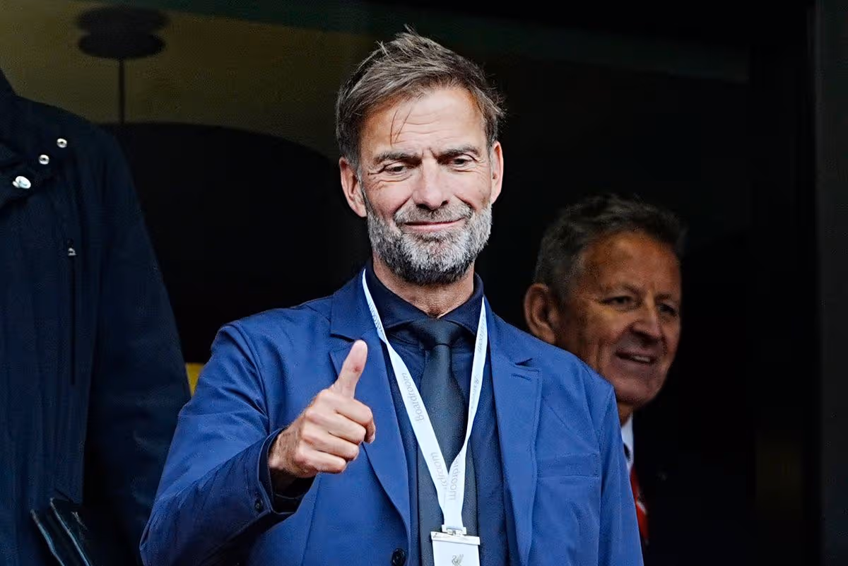 Bývalý manažér Liverpoolu Jurgen Klopp na tribúne pred zápasom Premier League na Anfielde