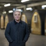 Lou Macari vo svojom útulku pre bezdomovcov v Stoke so sociálne vzdialenými glampingmi