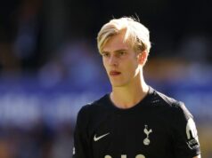 Lucas Bergvall objasnil prestupový postoj Tottenhamu po klebiet Tonaliho a Mateusa Fernandesa Lucas Bergvall sa pozerá