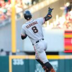 17. júna 2026; Cumberland, Georgia, USA; Stopér Bryce Eldridge (8) zo San Francisca Giants oslavuje homerun proti Atlanta Braves počas druhej smeny v Truist Parku. Povinný kredit: Jordan Godfree-Imagn Images
