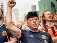 Majstrovstvá sveta naživo: Tartan Army sa pripravuje na Škótsko vs Maroko ako fanúšikovská párty na ulici Majstrovstvá sveta naživo: Tartan Army sa pripravuje na Škótsko vs Maroko ako fanúšikovská párty na ulici