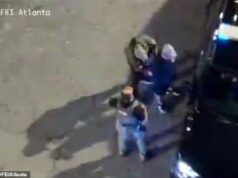 Majstrovstvá sveta otriasli ďalším chaosom, keď FBI zatýka nelegálnych imigrantov pri masovom zásahu dronmi na turnajových miestach Lorenzo Rojas-Martinez, ilegálny mimozemšťan z Mexika, bol zatknutý FBI po prelete dronu nad oblasťou fanúšikov Svetového pohára v Centennial Olympic Park v Atlante.