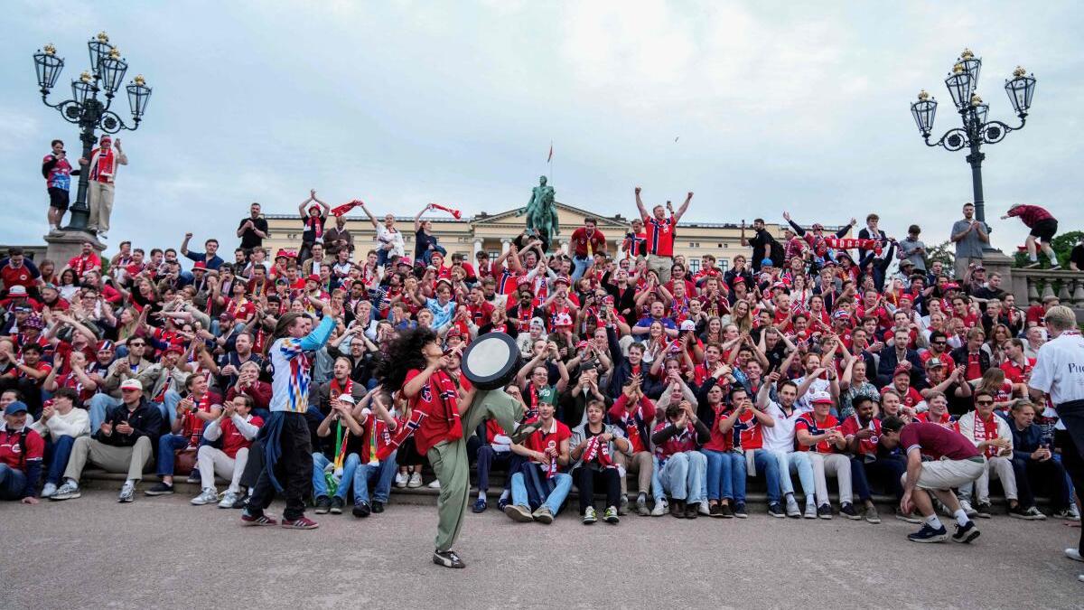 Majstrovstvá sveta vo futbale 2026: Nórski fanúšikovia sa zúčastnia na večierku pri bránach paláca, aby zobudili kráľa „Viking row“