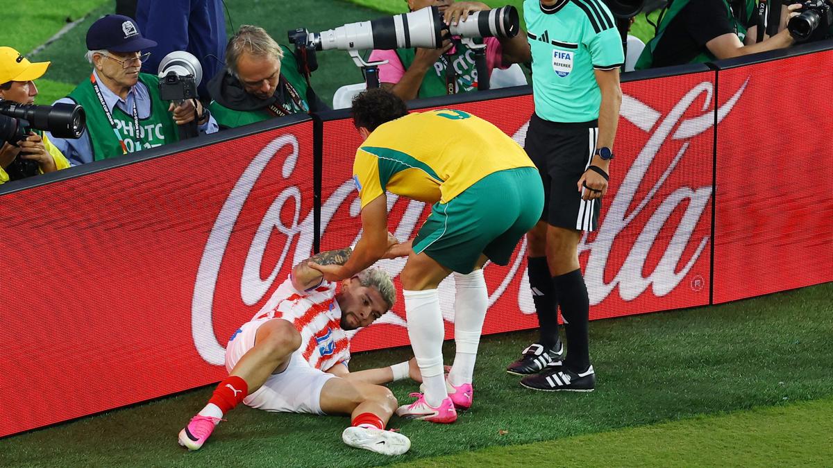Majstrovstvá sveta vo futbale 2026: Znepokojený tréner Paraguaja po tom, čo Enciso klepol na reklamné tabule na ihrisku