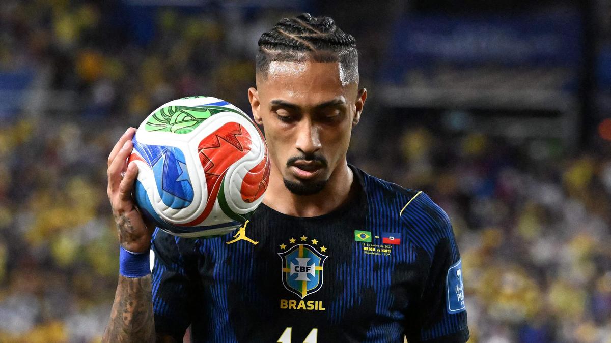 Majstrovstvá sveta vo futbale: Zranený Raphinha hovorí, že urobí všetko pre to, aby sa rýchlo vrátil do Brazílie