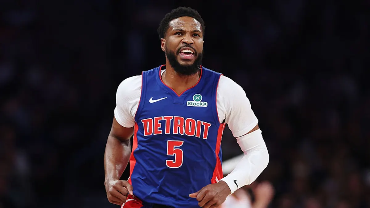 Malik Beasley z Detroitu Pistons dribluje basketbal počas zápasu play-off NBA v Madison Square Garden