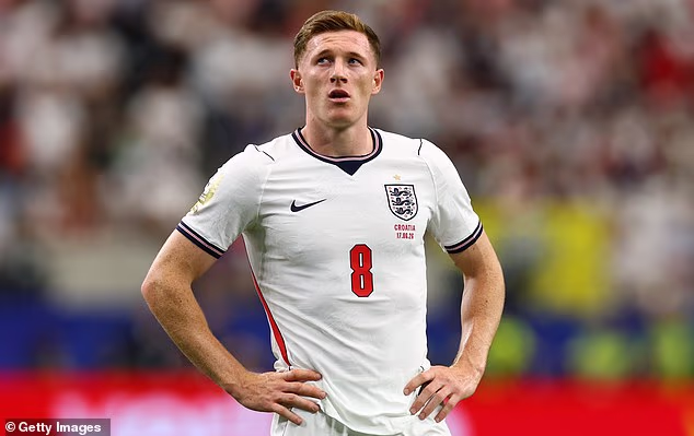 Elliot Anderson je na pokraji prestupu do Manchestru City po tom, čo sa s Nottinghamom Forest dohodol poplatok