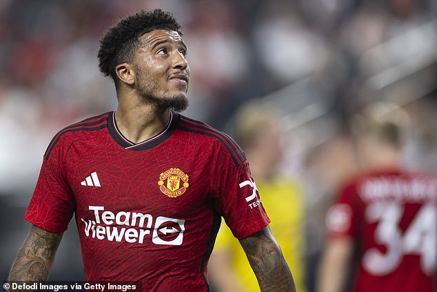 Man United oznámili, že prepúšťajú Jadona Sancha a nevyužili ľahkú Je potvrdené, že Jadon Sancho toto leto opúšťa Manchester United ako voľný hráč