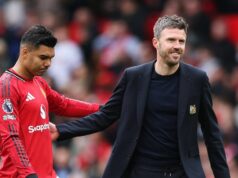 Man Utd čelí veľkej prestupovej „bolesti hlavy“, keďže klubová legenda ponúkla Interu Miláno Carrick má toho na tanieri veľa