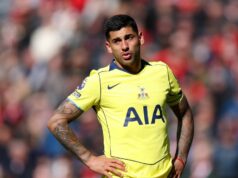 Man Utd je pripravený na prestup Cristiana Romera, pretože Tottenham podniká nové kroky pre hviezdu 70 miliónov libier Cristian Romero počas zápasu Premier League medzi Sunderlandom a Tottenhamom Hotspur na Stadium of Light.