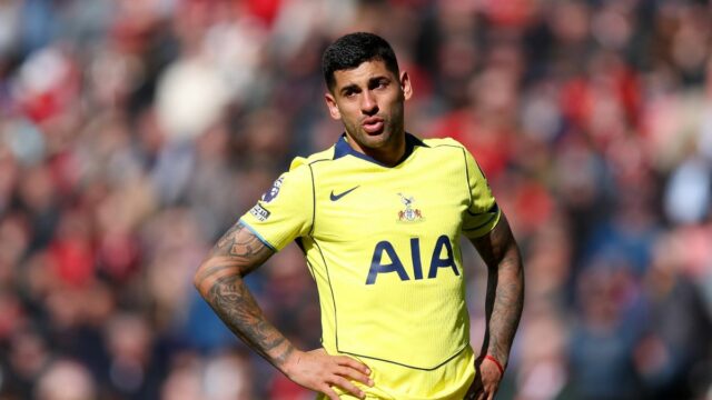 Cristian Romero počas zápasu Premier League medzi Sunderlandom a Tottenhamom Hotspur na Stadium of Light.