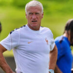 Manažér Francúzska Didier Deschamps opúšťa majstrovstvá sveta po ničivej tragédii