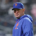 Manažér New York Mets Carlos Mendoza sa vracia do kopačky na Citi Field