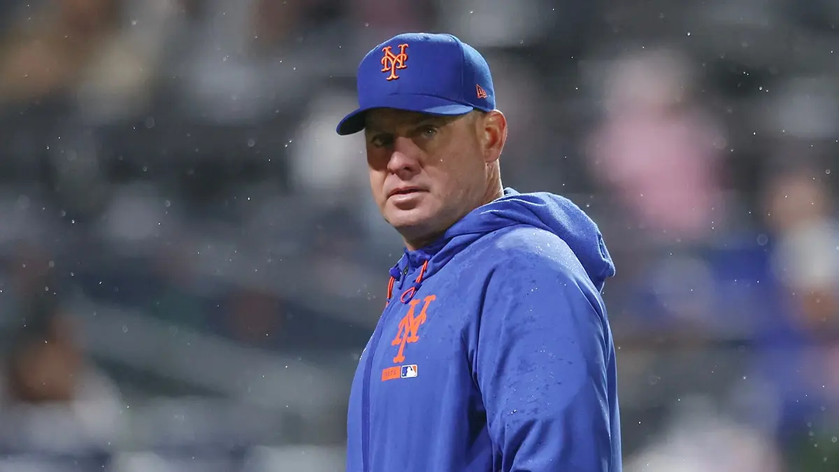 Manažér New York Mets Carlos Mendoza sa vracia do kopačky na Citi Field