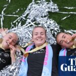 Laura Blindkilde Brown, Lauren Hemp a Grace Clinton z Manchestru City oslavujú víťazstvo v FA Cupe a spečatili double.