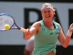 Marie Bouzková získala titul Nottingham Open 29. mája 2026; Paríž, Francúzsko; Češka Marie Bouzková vracia strelu počas zápasu proti Mire Andreevovej v šiesty deň na Stade Roland Garros. Povinný kredit: Susan Mullane-Imagn Images