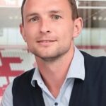 Alex bol v čase svojej smrti vedúcim náboru hráčov v meste Grimsby