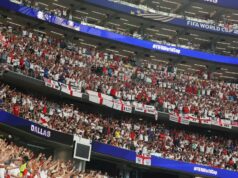 Medzinárodná futbalová federácia (FIFA) vydala vyhlásenie, keď sa fanúšikovia Anglicka „bez lístkov“ zúčastnili na otváracom zápase majstrovstiev sveta proti Chorvátsku Fanúšikovia Anglicka cestovali do Spojených štátov v tisíckach.