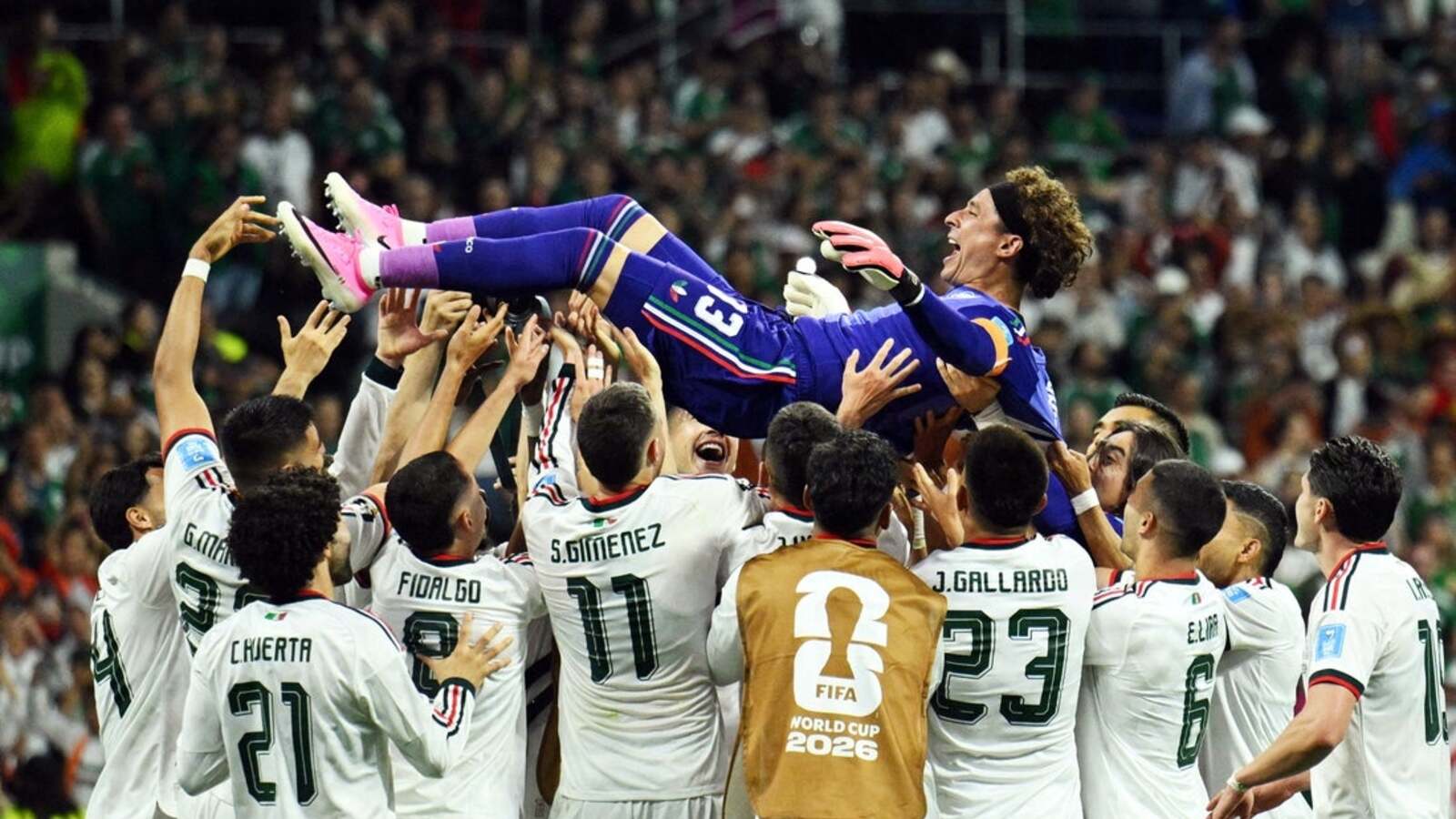 Mexiko GK Guillermo Ochoa vstupuje ako náhradník, ktorý sa predstaví na štvrtom Svetovom pohári