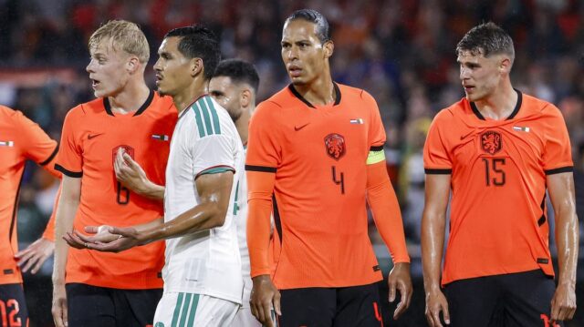 Micky van de Ven schválil prestup Roberta De Zerbiho do Micky van de Ven schválil podpis Jana Paula van Heckeho v Tottenhame
