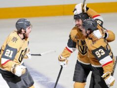 Mitch Marner dosiahol rekordný hetrik NHL, keď Golden Knights vyhrali 3. zápas v 2OT Mitch Marner dosiahol rekordný hetrik NHL, keď Golden Knights vyhrali 3. zápas v 2OT