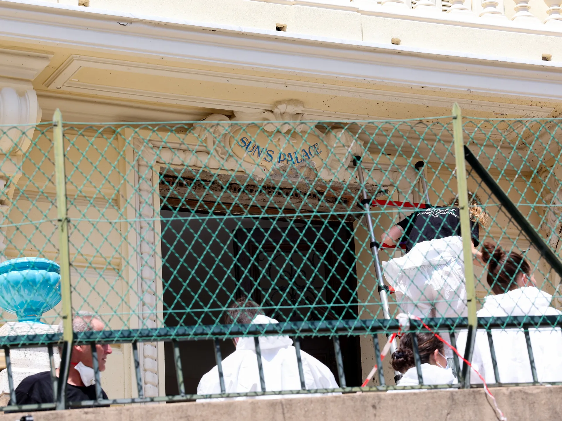 Monaco prosecutors say no 'terror' evidence after blast, suspect at large | Kriminálne správy