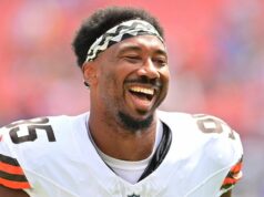 Myles Ahead: Rams silný Super Bowl favoritov s Garrettom 23. augusta 2025; Cleveland, Ohio, USA; Defenzíva Cleveland Browns Myles Garrett (95) opúšťa ihrisko pred zápasom medzi Browns a Los Angeles Rams na Huntington Bank Field. Povinný kredit: Ken Blaze-Imagn Images