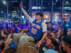 NYPD zrušila zákaz sledovania párty mimo MSG pre Knicks NBA Finals Game 1 NYPD zrušila zákaz sledovania párty mimo MSG pre Knicks NBA Finals Game 1