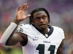 Najhoršie strážené tajomstvo NFL sa naplní, keď sa hviezdny prijímač AJ Brown opäť spojil s bývalým trénerom Mikeom Vrabelom V poslednej sezóne AJ Browna vo Philadelphii upadol do nemilosti rozohrávača Jalena Hurtsa