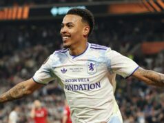 Najnovšie z Arsenalu: Gunners „vyhrali prestupovú bitku“, ktorú dostal Morgan Rogers Morgan Rogers z Aston Villy oslavuje strelenie tretieho gólu svojho tímu počas zápasu finále Európskej ligy UEFA 2026 medzi SC Freiburg a Aston Villa FC v parku Besiktas 20. mája 2026 v Istanbule v Turecku.