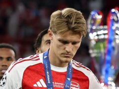 Najnovšie z Arsenalu: Úloha Martina Odegaarda sa môže zmeniť a prestup Juliana Alvareza je „v procese“ Julian Alvarez z Atletica de Madrid oslavuje gól počas semifinálového zápasu Ligy majstrov UEFA 2025/26 medzi Atleticom de Madrid a Arsenalom