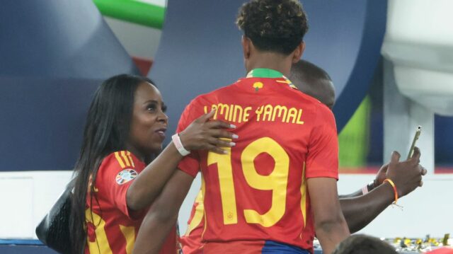 Najnovšie z Arsenalu: Yamalova mama volá obľúbenca Arteta, keď agent Lamine Yamal.