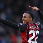 Eli Junior Kroupi z Bournemouthu oslavuje po strelení gólu na 1:0 počas zápasu Premier League medzi Bournemouthom a Manchestrom City na Vitality Stadium 19. mája 2026.